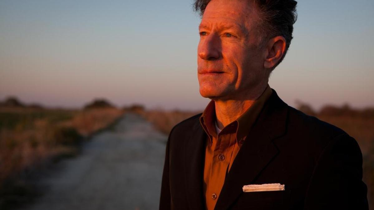 Lyle Lovett will perform with Vince Gill on March 30 at Chumash Casino Resort in Santa Ynez.