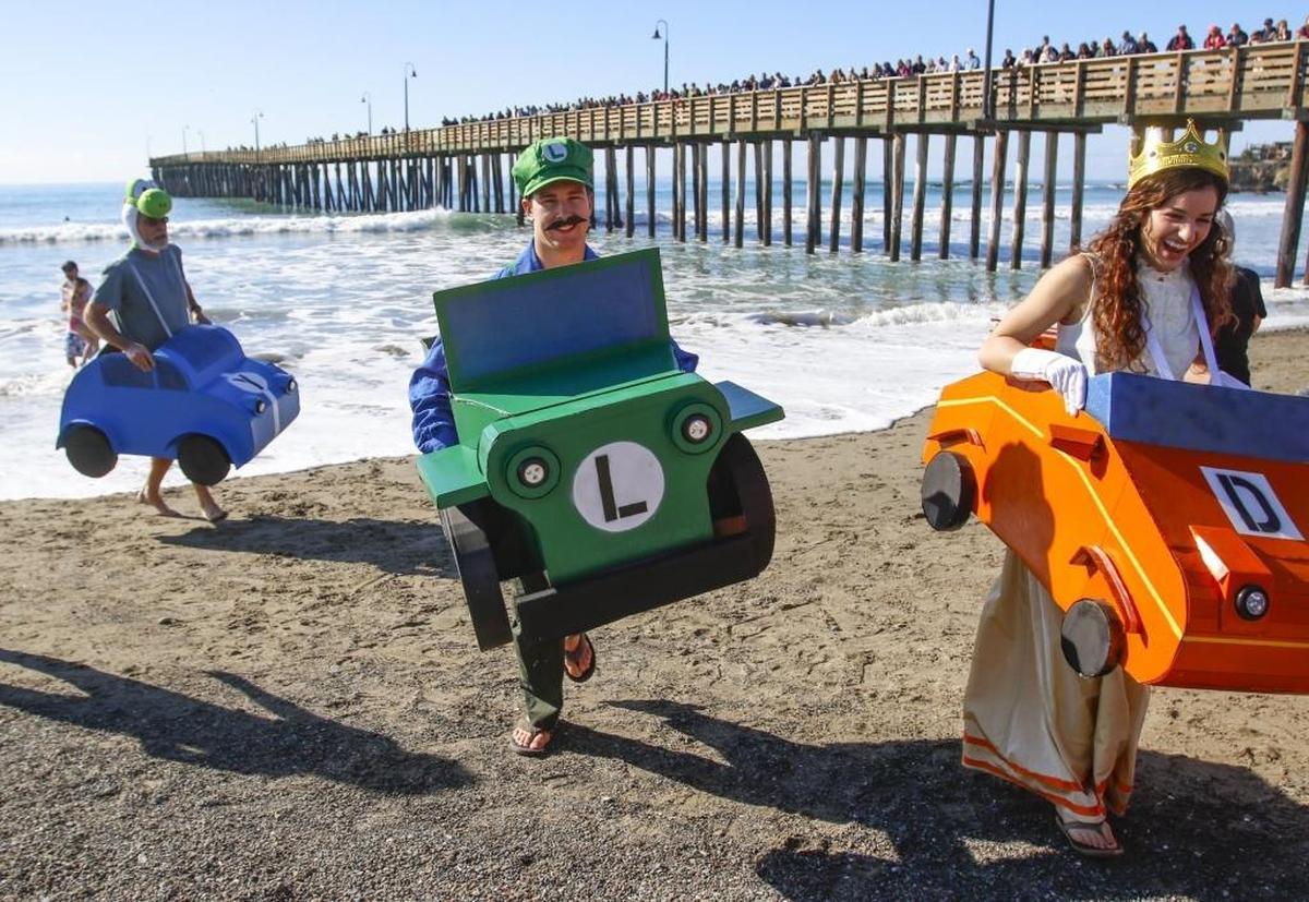 Cayucos marked a New Year’s Day 2016 with the 36th Annual Carlin Soulé Memorial Polar Bear Dip.