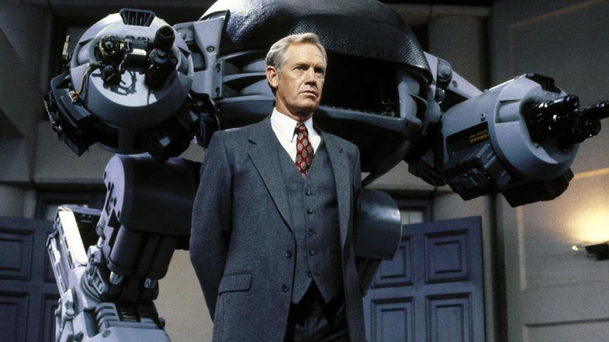 Ronny Cox plays corrupt corporate executive Dick Jones in “RoboCop.” The actor, who moonlights as a folk singer-songwriter, is performing as part of the Musica del Rio house concert series in Atascadero.