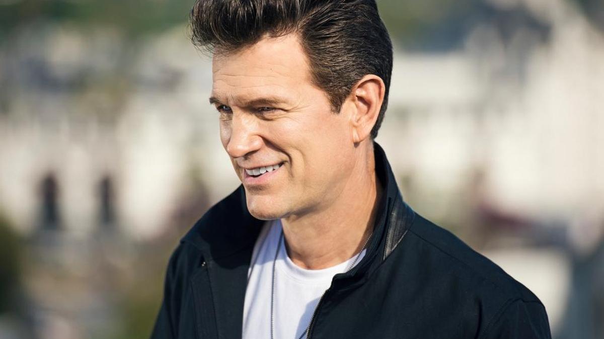 Rock crooner Chris Isaak will perform Sept. 14 at Vina Robles Amphitheatre in Paso Robles.