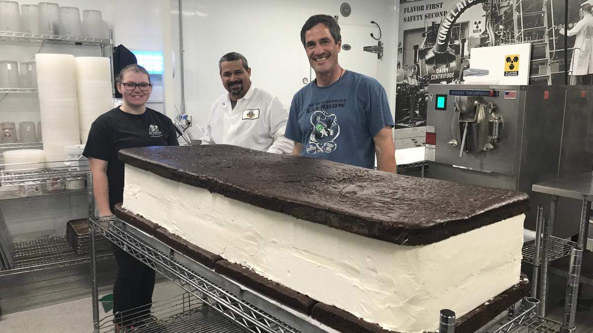 Doc Burnstein’s Ice Cream Lab founder Greg Steinberger right, poses for a picture with Noel Barker, left, and creamery manager Jon Moore, center, at the company’s production facility in Grover Beach. The team assembled the giant ice cream sandwich with the help of San Luis Obispo’s SLO Baked Bakery for VH1’s “Martha & Snoop’s Potluck Dinner Party.”