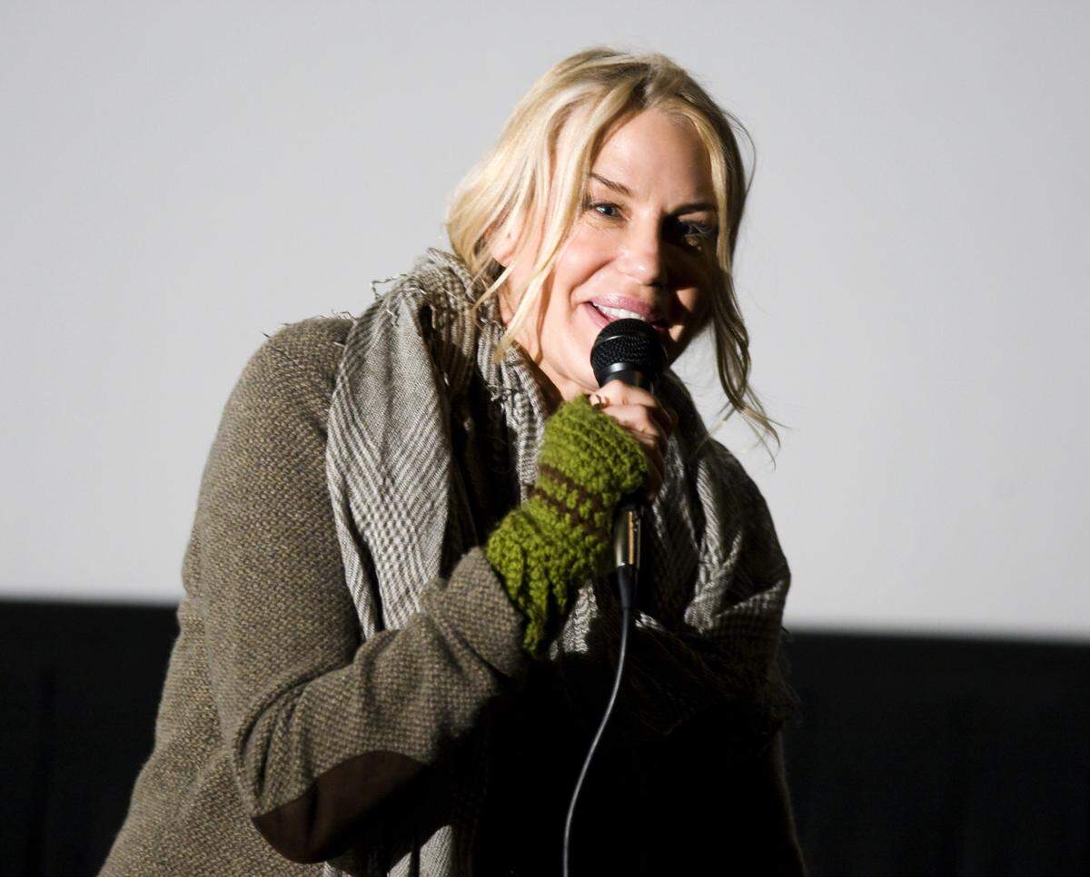 Actress/activist Daryl Hannah answers questions from the audience after a screening of "Pipe Dreams" at Downtown Centre Cinema in San Luis Obispo as part of the San Luis Obispo International Film Festival in 2013. Hannah and her boyfriend, folk rock musician Neil Young, were spotted at an Atascadero gas station on April 12, 2018.