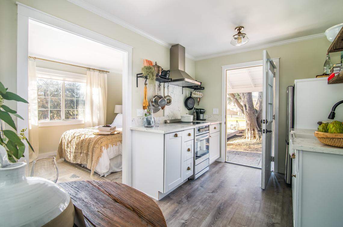 On new Netflix show “Stay Here,” The Cottage at The Vintage Ranch in Paso Robles gets a major makeover.