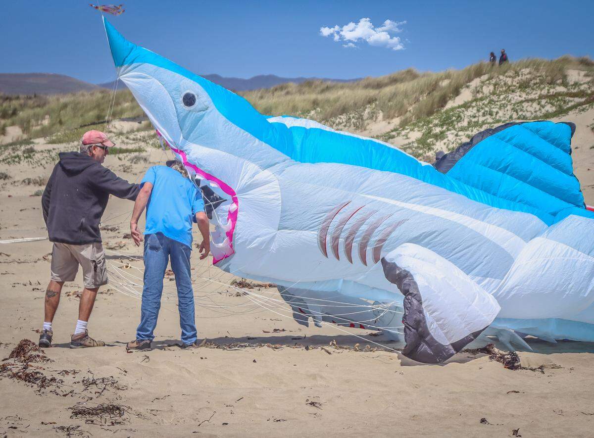 The Morro Bay Kite Festival returned on Saturday, April 30, 2022, after a two-year hiatus. The festival was first created about 16 years ago by local kite shop owner Shaun Farmer.