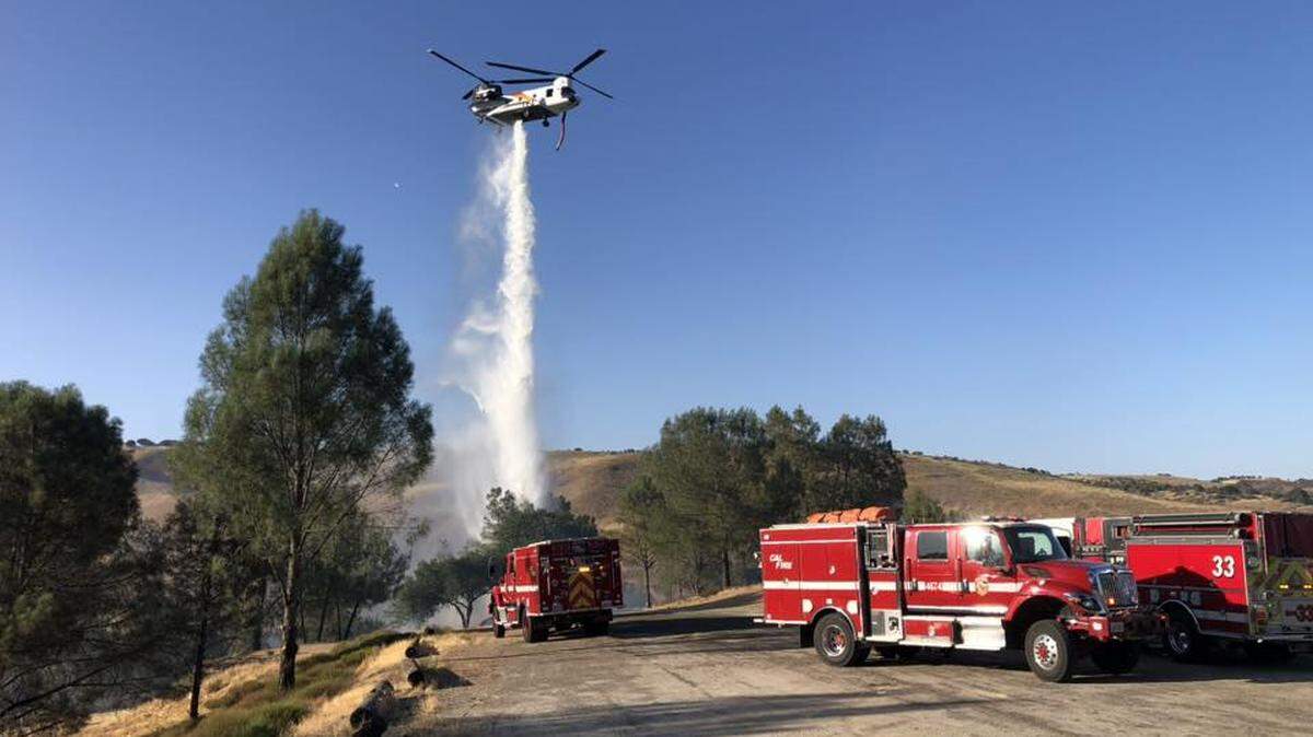 Emergency response crews got to the vegetation fire at 6 p.m., putting out the fire three hours later.