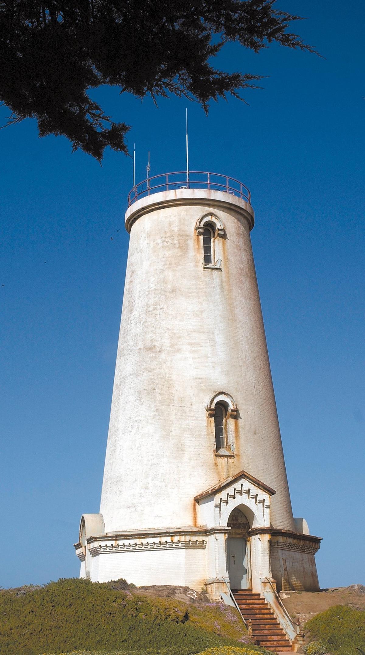 The Piedras Blancas Lighthouse was topped with a metal lantern room that was removed in 1949 after earthquake damage.