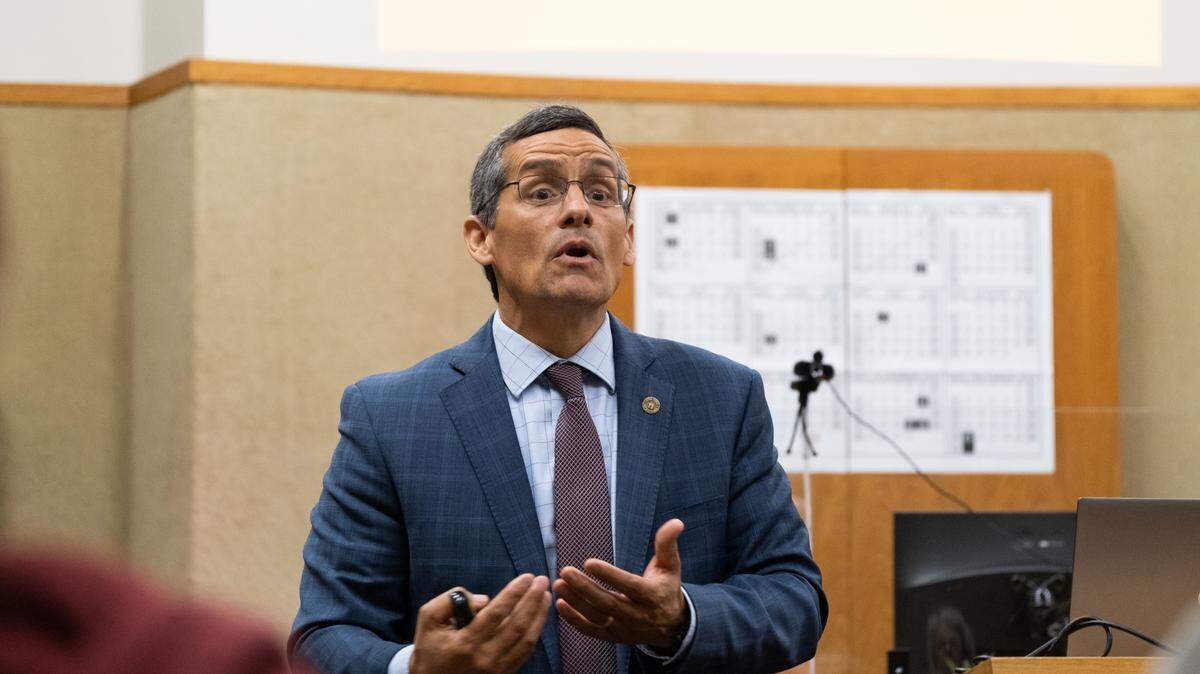 San Luis Obispo County Assistant District Attorney Eric Dobroth argues his closing statements for the jury hearing the case against Stephen Deflaun in San Luis Obispo Superior Court on Apr. 18, 2023.