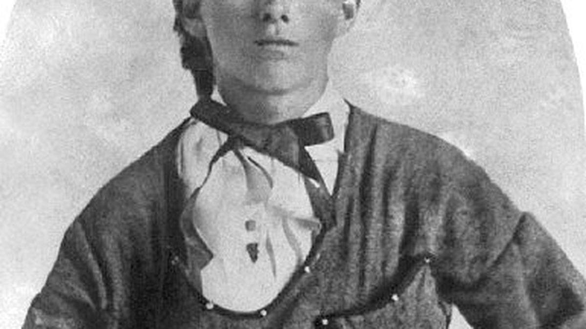 Outlaw Jesse James and his brother Frank lived with their uncle in an adobe on the La Panza Ranch east of Pozo for a short time. 