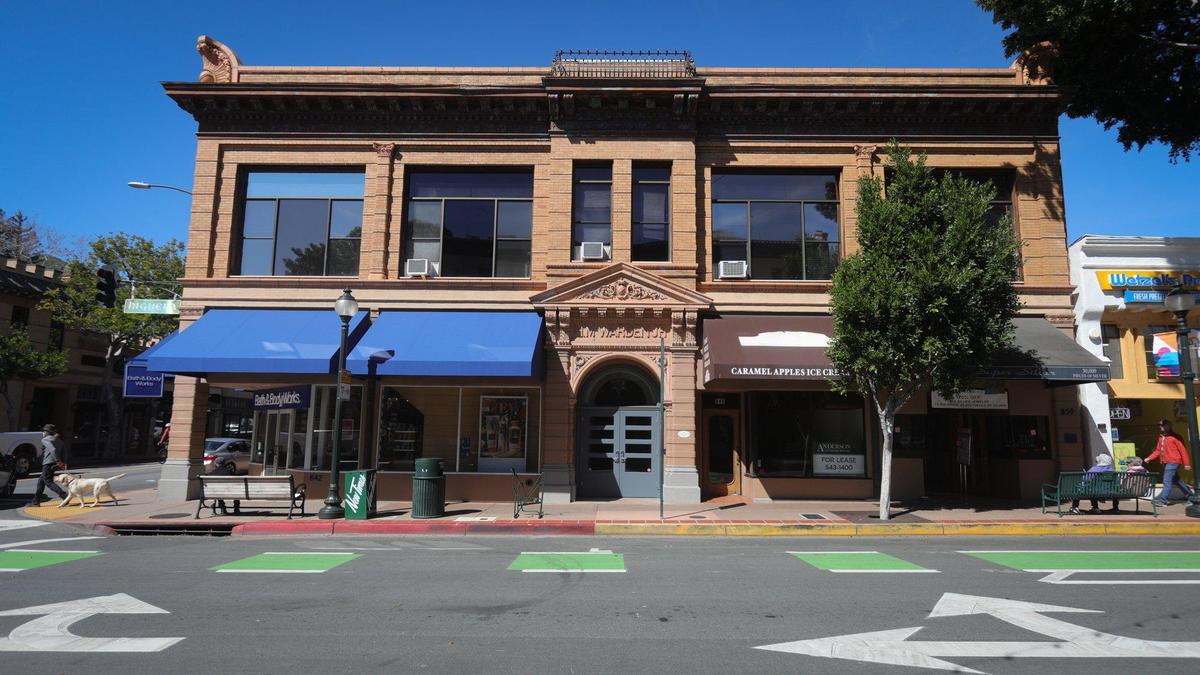 Rocky Mountain Chocolate Factory, at lower right, in San Luis Obispo on Higuera Street is closed and location is for lease as of March 2, 2023.