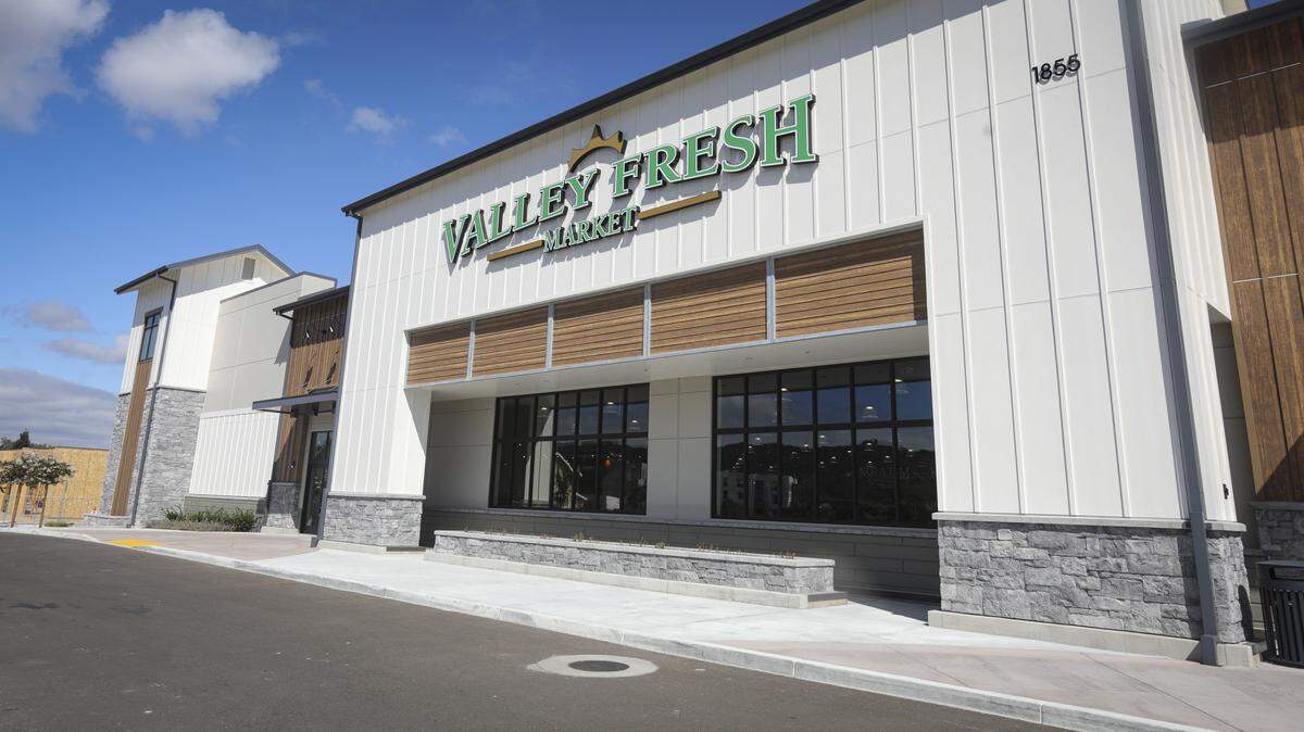 The last days of setup were taking place on Sept. 30, 2025 for the opening of Valley Fresh Market in Atascadero.