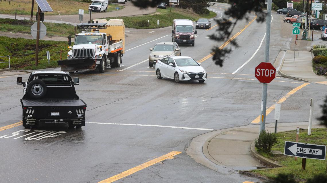 Cars stop at the intersection of Highway 41 and Main Street in Morro Bay on Dec. 16, 2021. A roundabout is proposed for the location where even at relatively slow times, there are often several vehicles lined up to negotiate turns.