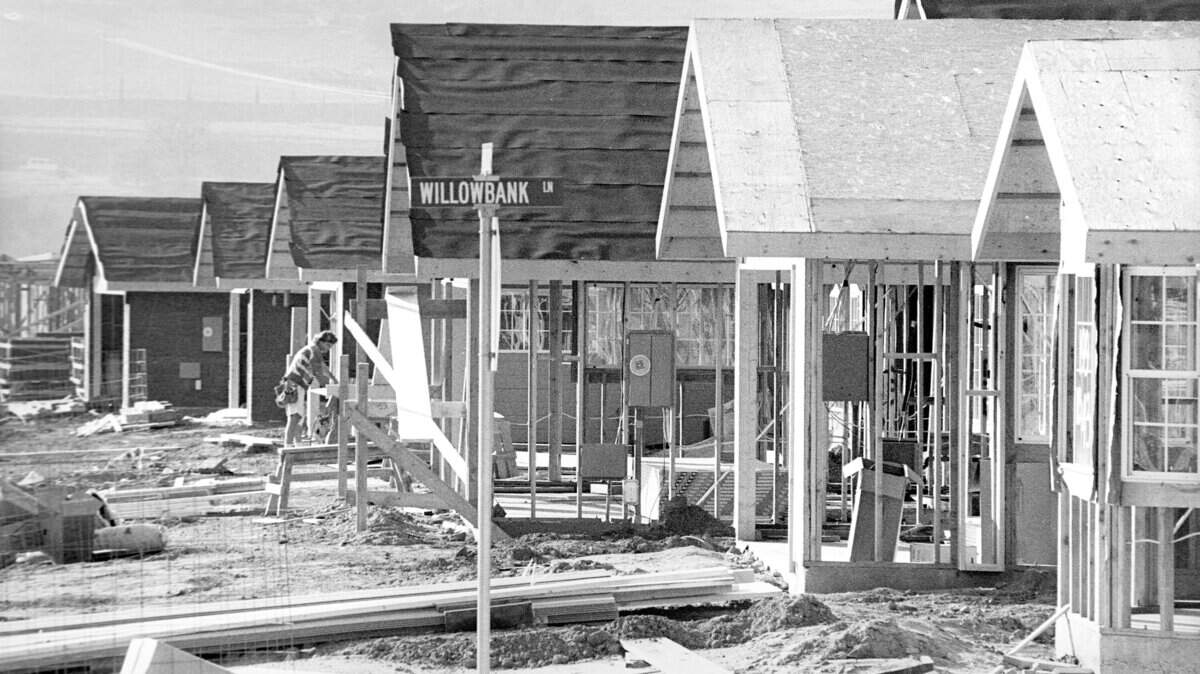 Paso Robles’ growth over the past 30 years has added hundreds of homes on the east side of the Salinas River, including the tightly packed Riverbank neighborhood off Willowbank Lane behind Walmart. The homes here were built in 1990, at a time when Paso Robles leaders believed their city sat on a practically infinite underground water supply.
