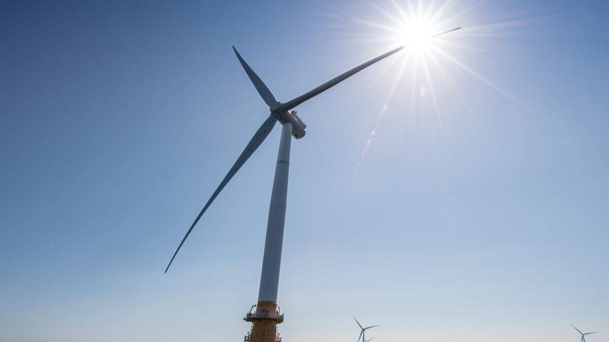 This photo shows Hywind Scotland, the worlds first floating wind farm, which is operated by Equinor, one of the winning bidders in the California auction.