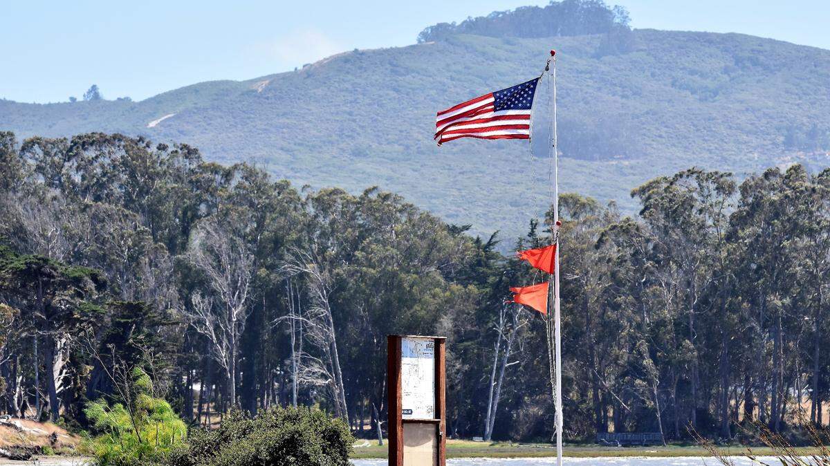Northwesterly winds blow at Baywood Park.