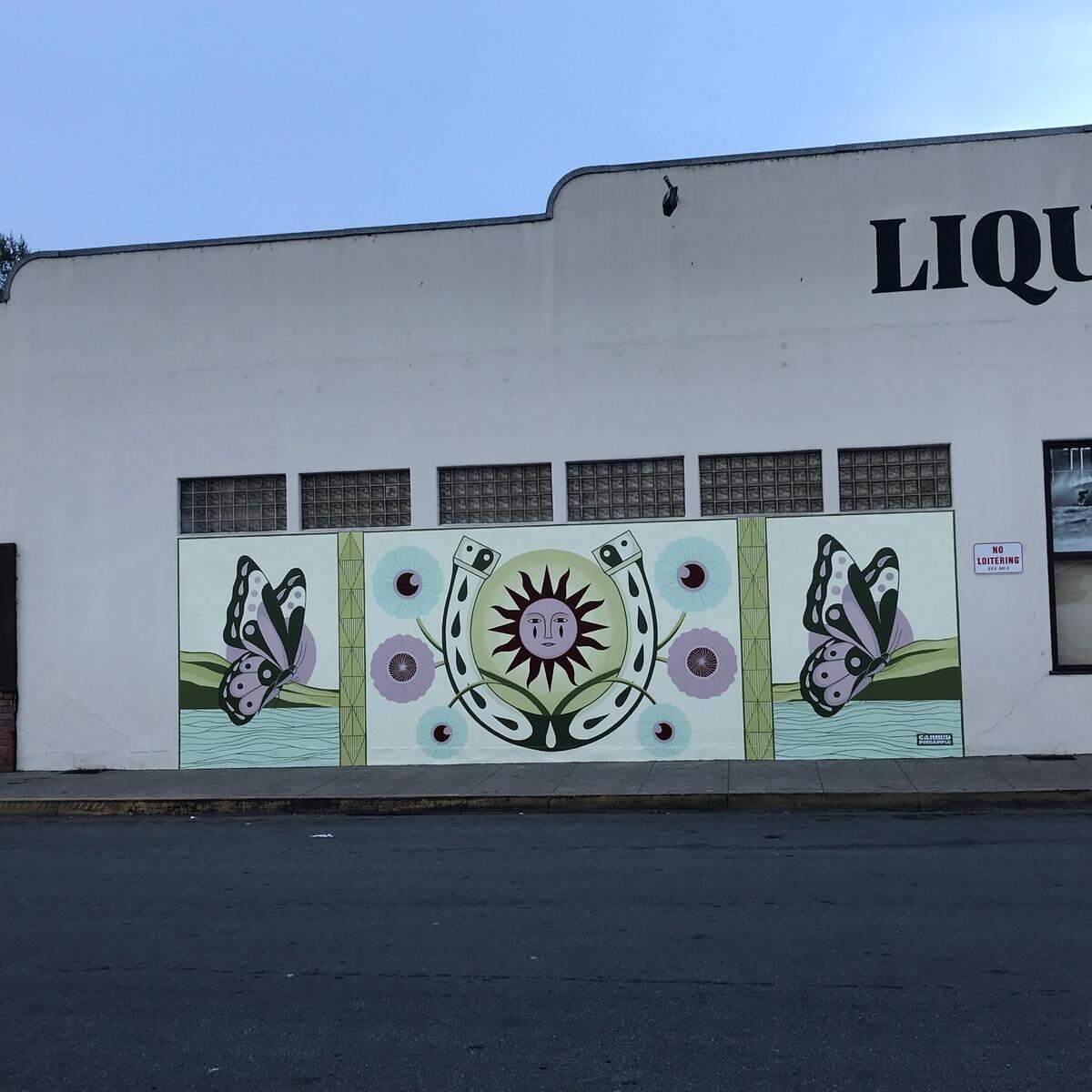 A new mural in Cambria’s East Village highlights the area and the annual migration of monarch butterflies.