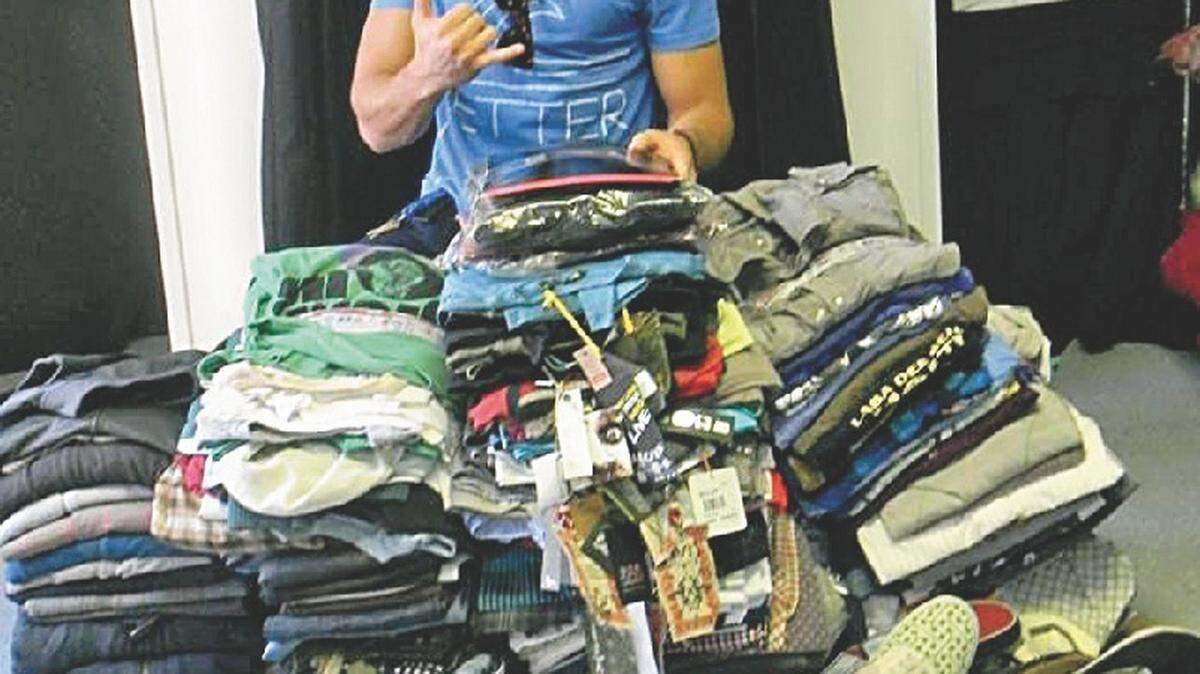 Zac Efron recently donated clothes to the Children’s Resource Network.