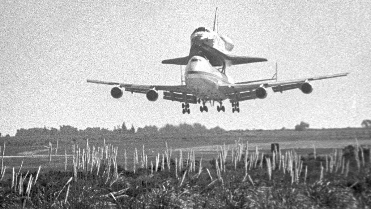 Boieng 747 carrying space shuttle lands Sunday at Vandenberg. The brand new space shuttle Discovery visited Vandenberg Air Force Base on Nov. 6, 1983.
