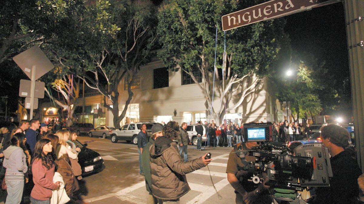 A film crew shoots Lindsay Lohan's movie "I Know Who Killed Me" in downtown San Luis Obispo in Februrary 2007.