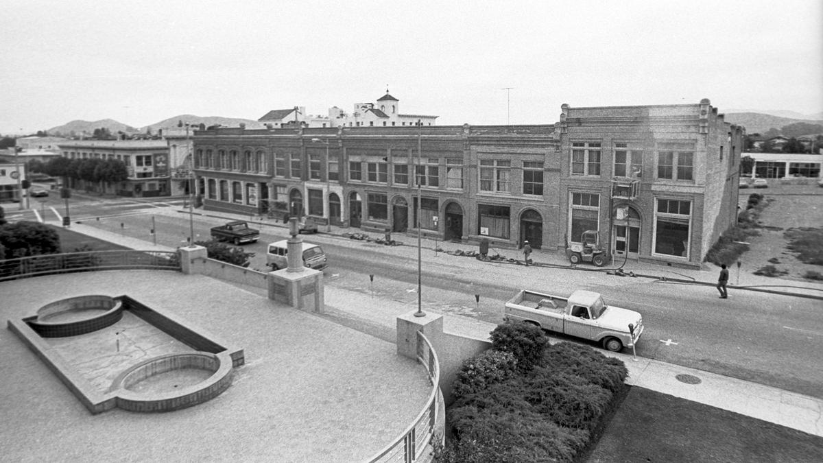 The Osos Street side of the Andrews Bank building was being sand blasted to remove paint May 7, 1974.