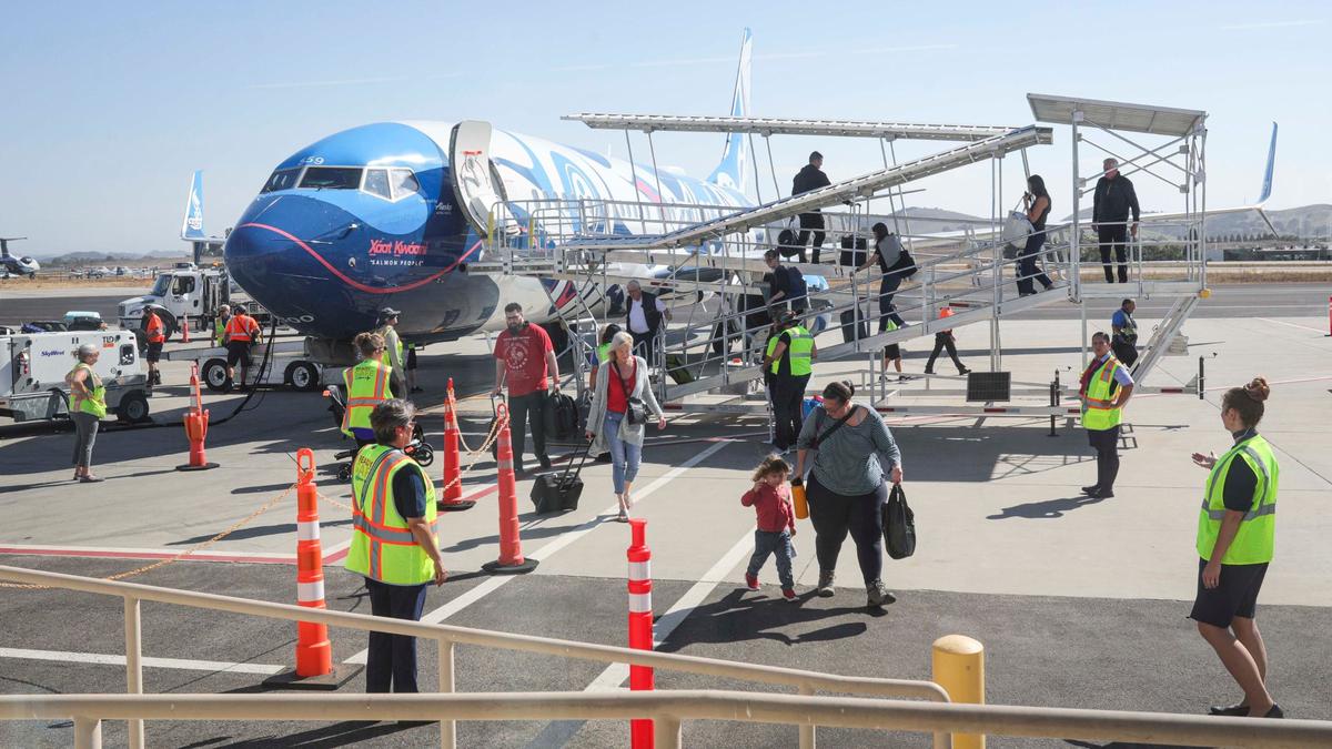 The first Boeing 737-800 to provide regular passenger service to San Luis Obispo County Regional Airport touched down on Oct. 3, 2024. The Alaska Airlines jet will provide daily flights to and from Seattle.