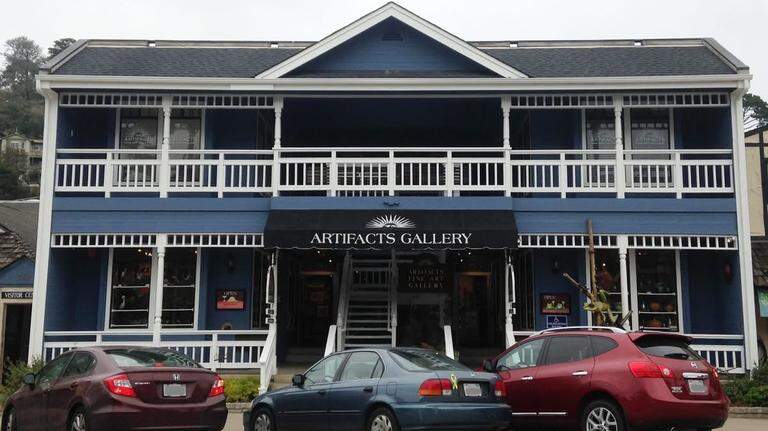 Thief smashes window, steals $10,000 in jewelry from SLO County art gallery
