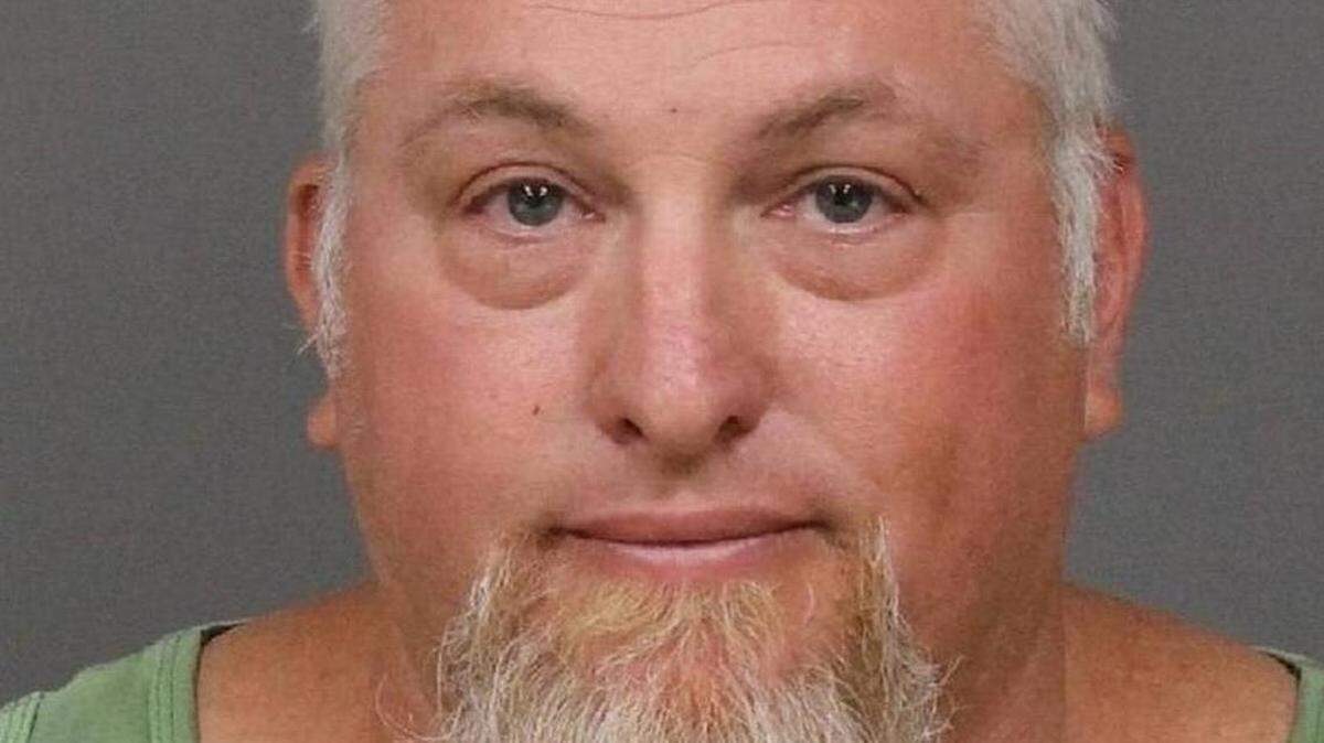 A lawsuit filed in SLO Superior Court Friday claims that Lucia Mar Unified School District cleared bus driver David Kenneth Lamb, 48, of Arroyo Grande, of molesting a 9-year-old girl, leaving him free to continue the abuse.