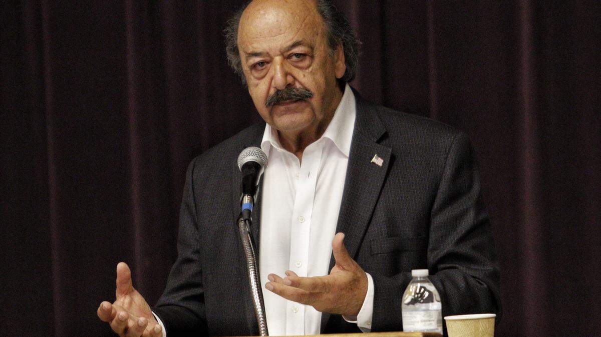 California State Assemblyman Katcho Achadjian speaks during a San Luis Obispo Chamber of Commerce lunch Friday afternoon.