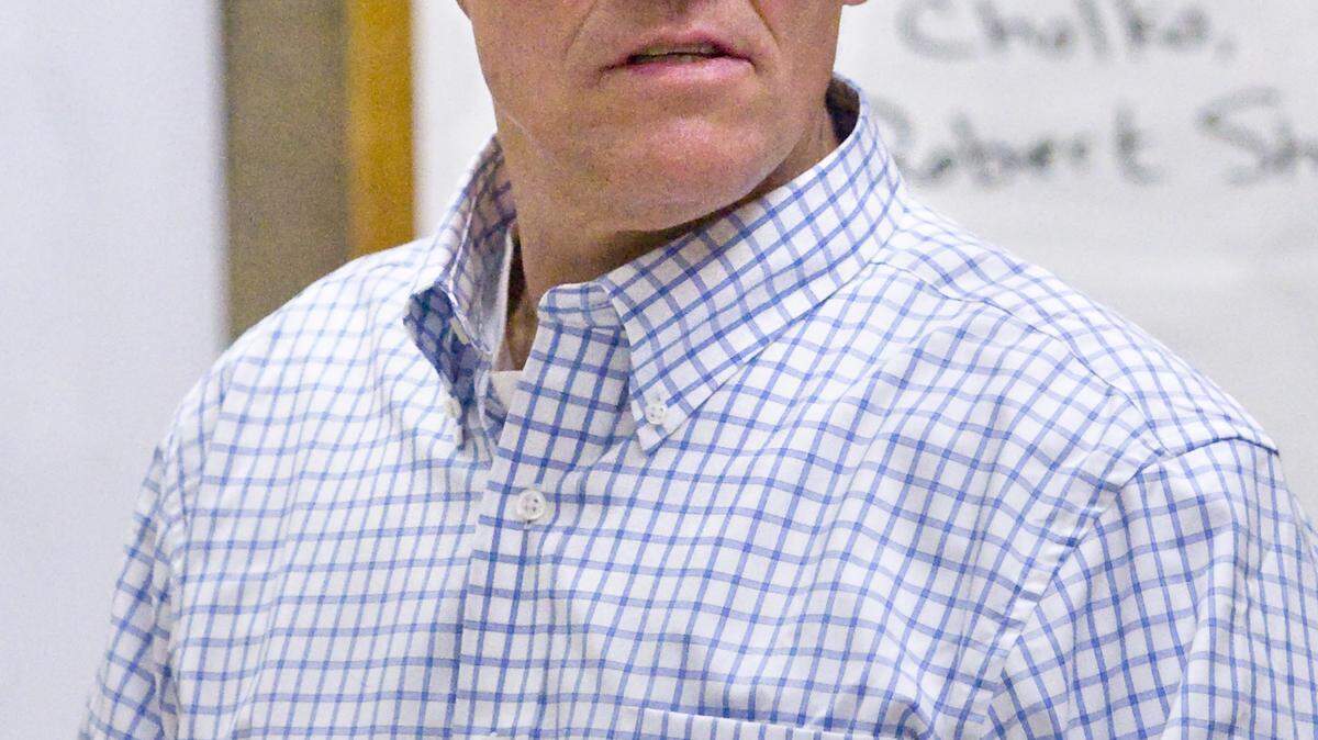 Convicted sex offender and 1980s TV 'psychic' James Hydrick appears in San Luis Obispo Superior Court on April 7, 2014.