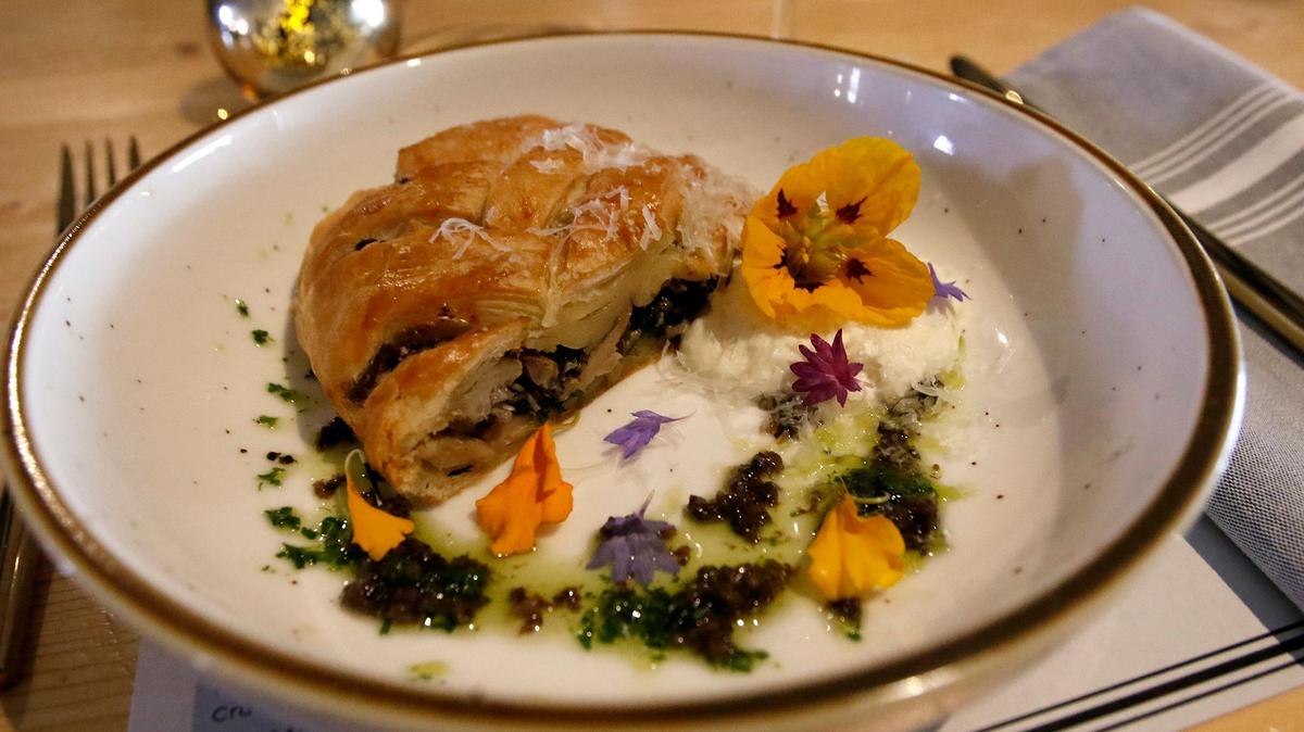 Pair with Dead Oak’s mushroom strudel features mighty cap mushrooms, spinach, puff pastry, red wine tartufata, caramelized onion mousse and aged maliterno truffle.