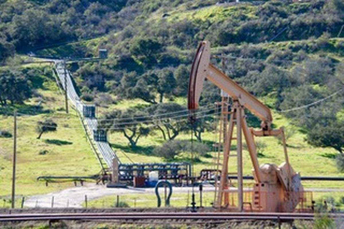 Hundreds of new oil wells are proposed in Santa Barbara County’s Cat Canyon.