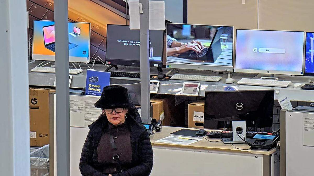 The San Luis Obispo Police Department asked the public’s help identifying two people who allegedly stole a purse at Olive Garden and used its credit cards at Best Buy, pictured here Jan. 25, 2025.