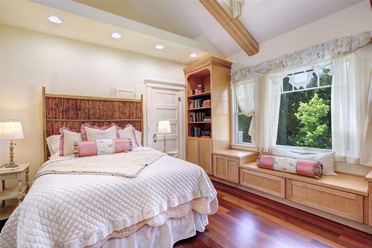 The Bee’s Knees Fruit Farm in San Luis Obispo has three bedrooms, including this one.