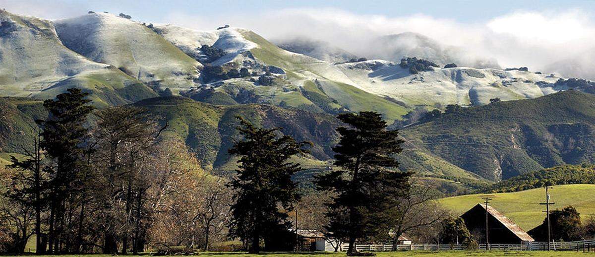 Jan. 29, 2002: Snow dusts the hills east of Orcutt Road in San Luis Obispo.