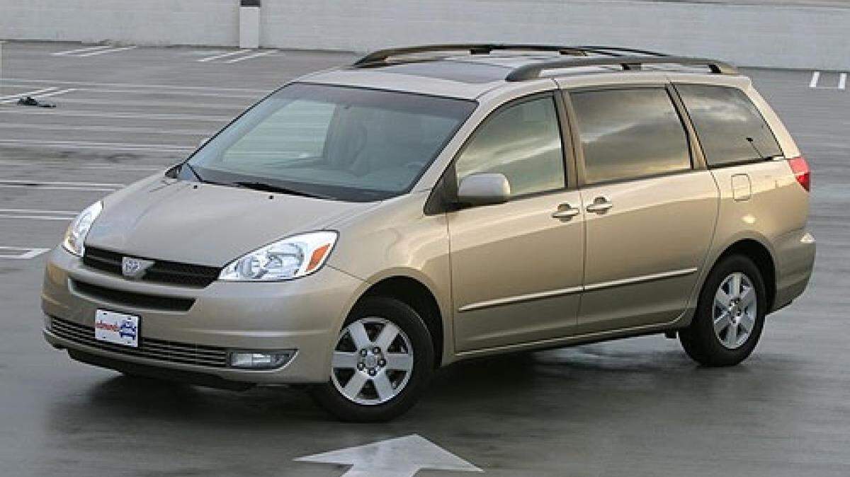 This is an example of the gold 2004-07 Toyota Sienna minivan the California Highway Patrol is looking for in a fatal hit-and-run that killed a 22-year-old homeless man on Highway 101 in Paso Robles last week.
