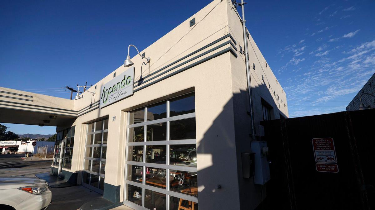 Ascendo in San Luis Obispo on Higuera St. is closed according to a sign in the window Oct. 24, 2024
