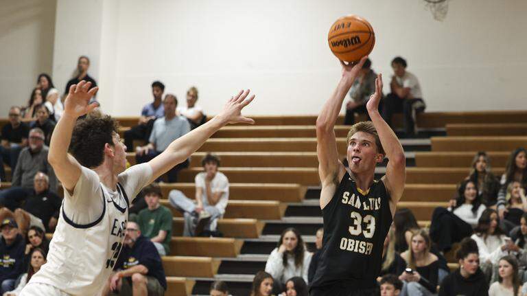 San Luis Obispo beats Arroyo Grande 52-45. See the photos