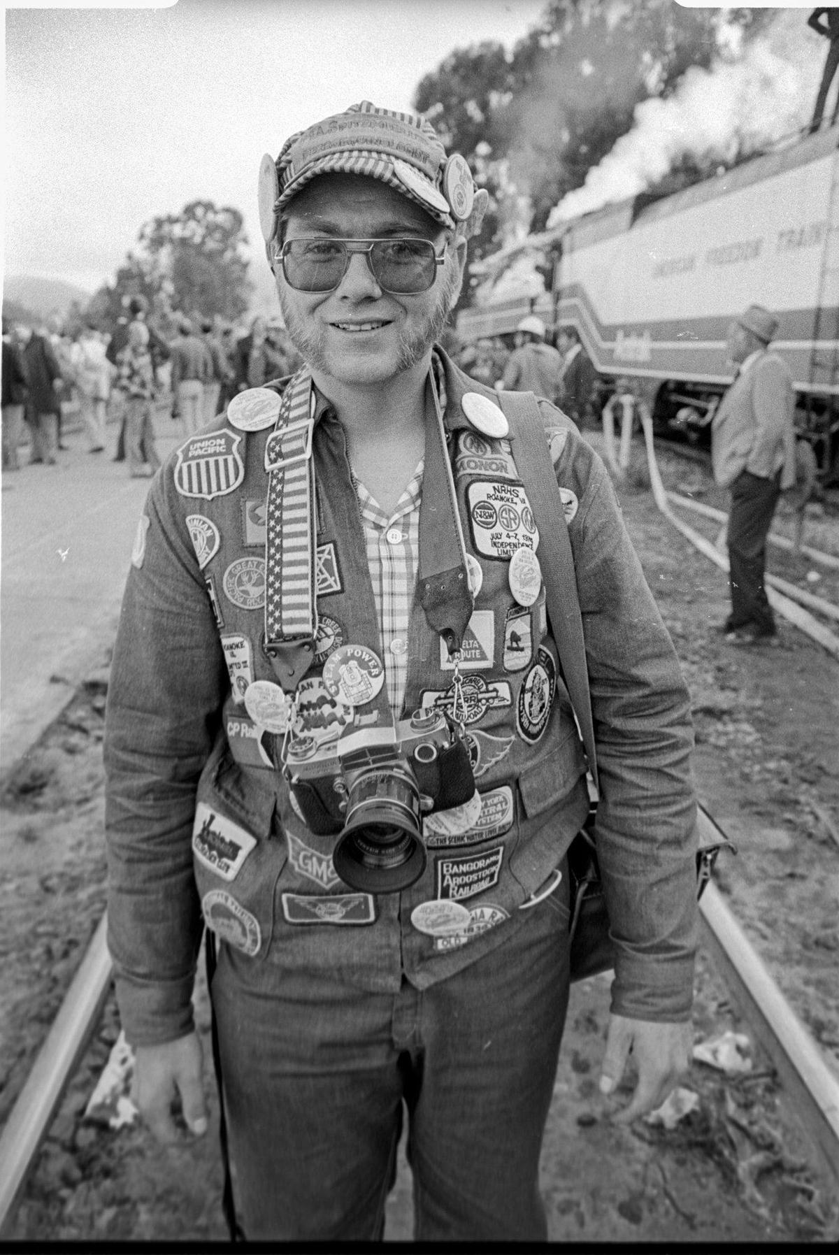 Fans came to see and take pictures of the Pacific Daylight historic Southern Pacific steam locomotive that pulled the Freedom Train stopped in San Luis Obispo April 26, 1977
