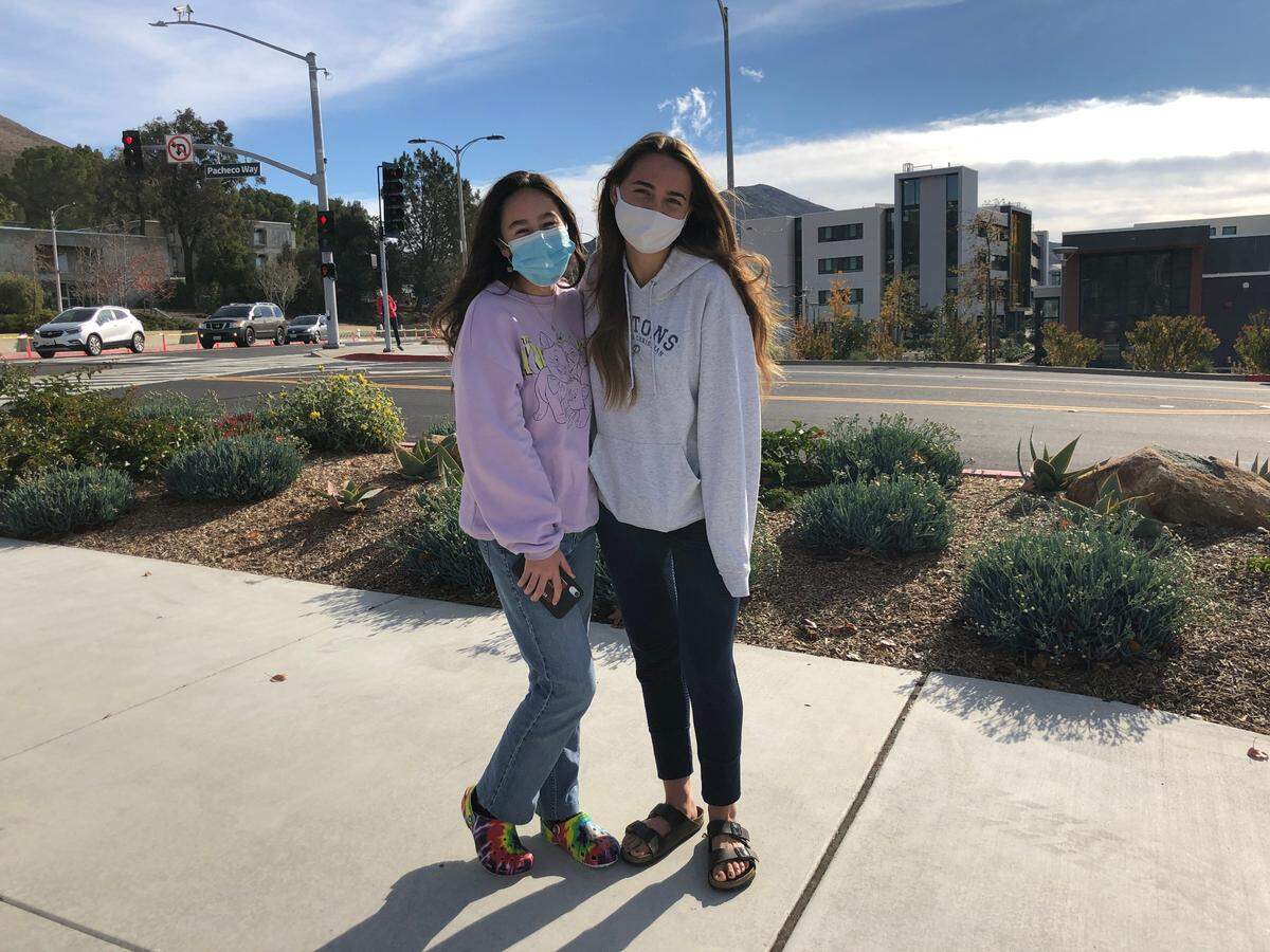 First-year Cal Poly nutrition majors Kaila Ennen, left, and Maggie O’Callaghan both said they were excited to be back on campus for the 2021 winter quarter.