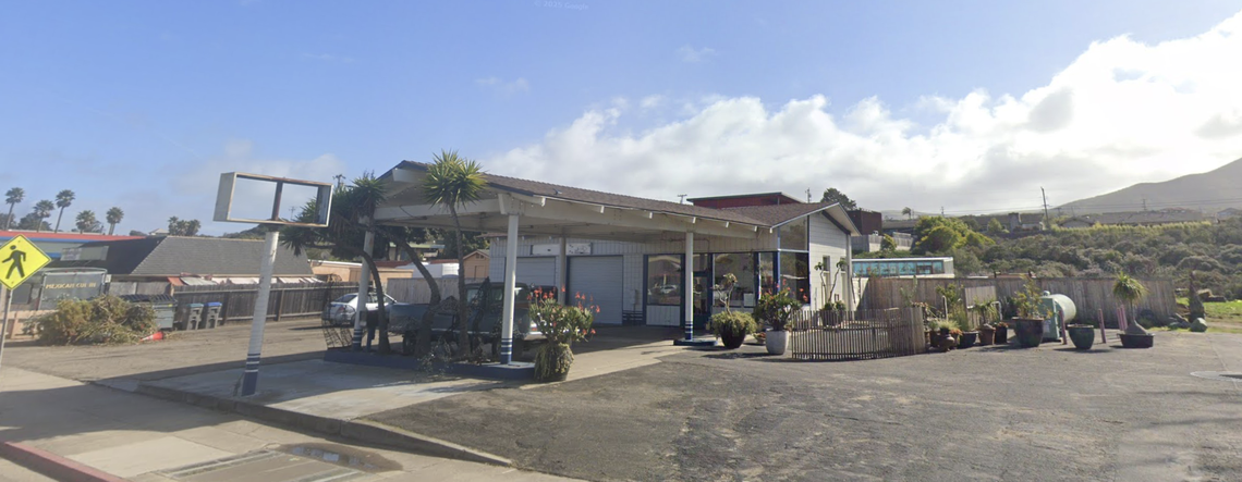 Ralphs operates 13 gas stations in California and is considering opening one at the site of a vacant station in Los Osos.