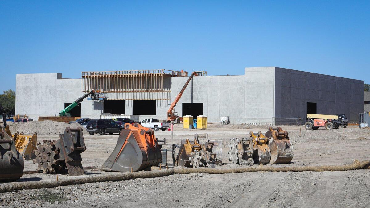 Valley Fresh Market is the anchor tenant to the 12-acre Del Rio Marketplace at the corner of El Camino Real and Del Rio Road in Atascadero, under construction here on Oct. 5, 2023.