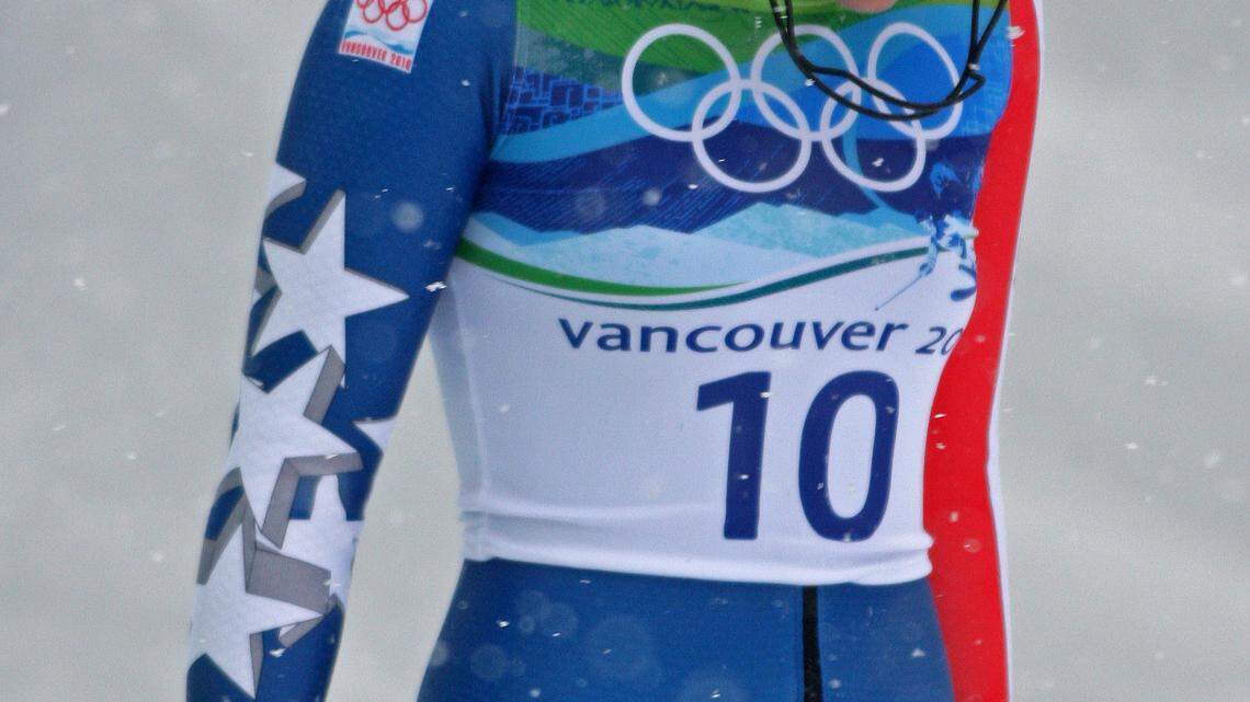 Vonn straddles slalom gate, misses chance at final medal