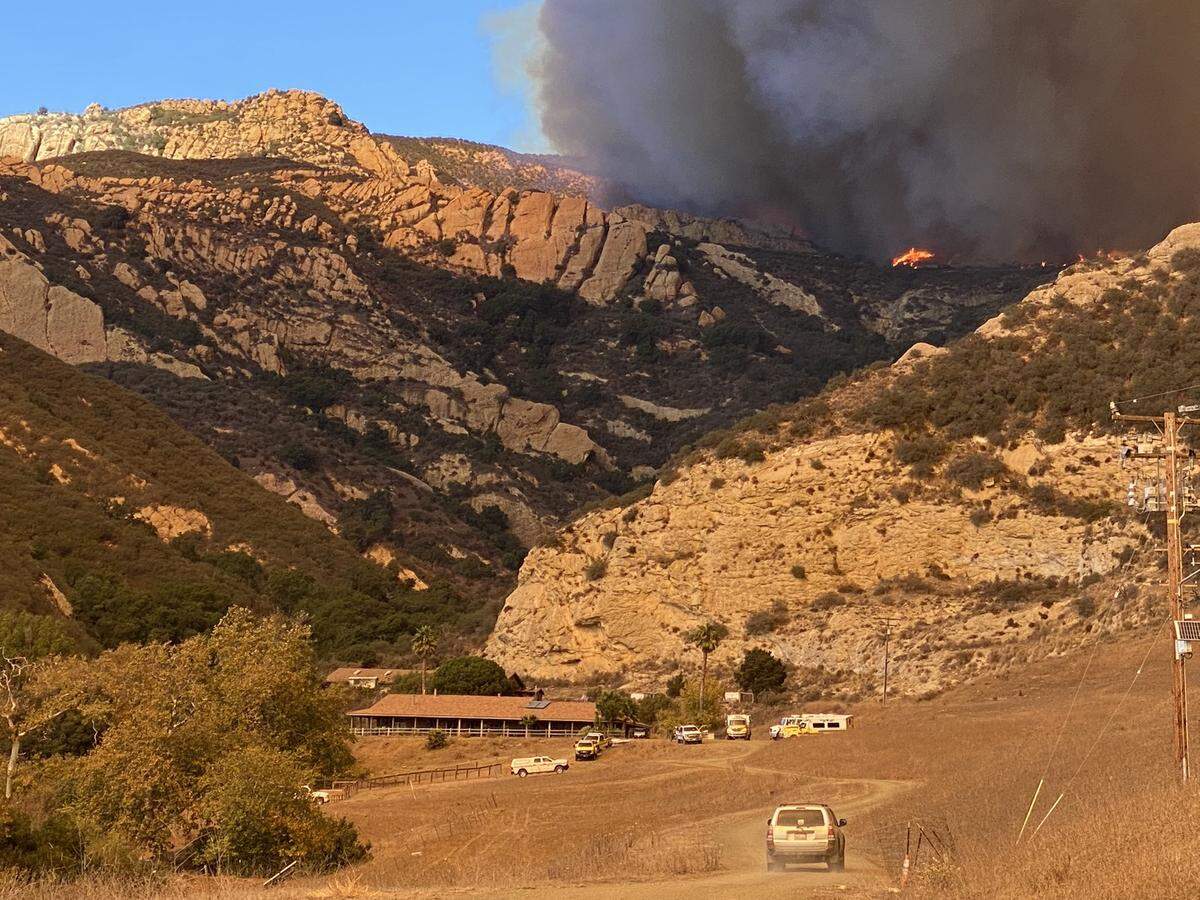 Alisal wildfire burns near a ranch off Highway 101.