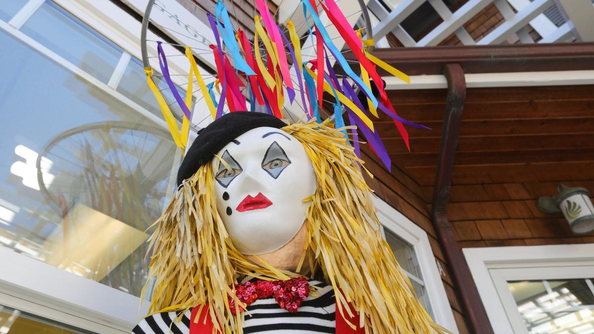 The Mime by Mary Nixon, Amy Marshall and Nancy Lacey. Scarecrows are wandering the streets of Cambria and San Simeon as the October festival is underway.