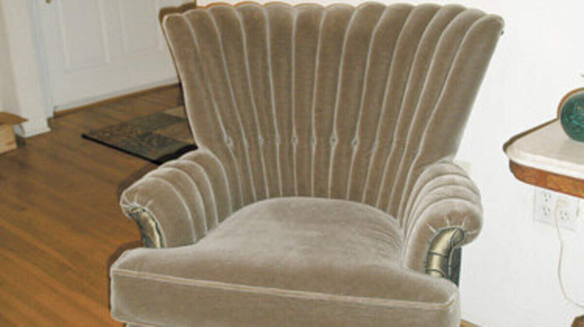 Photo courtesy of San Luis Custom Upholstery
Examples of reupholstery by San Luis Custom Upholstery range from modern to old-fashioned.
Pam Bradey chair
home 9-29-10