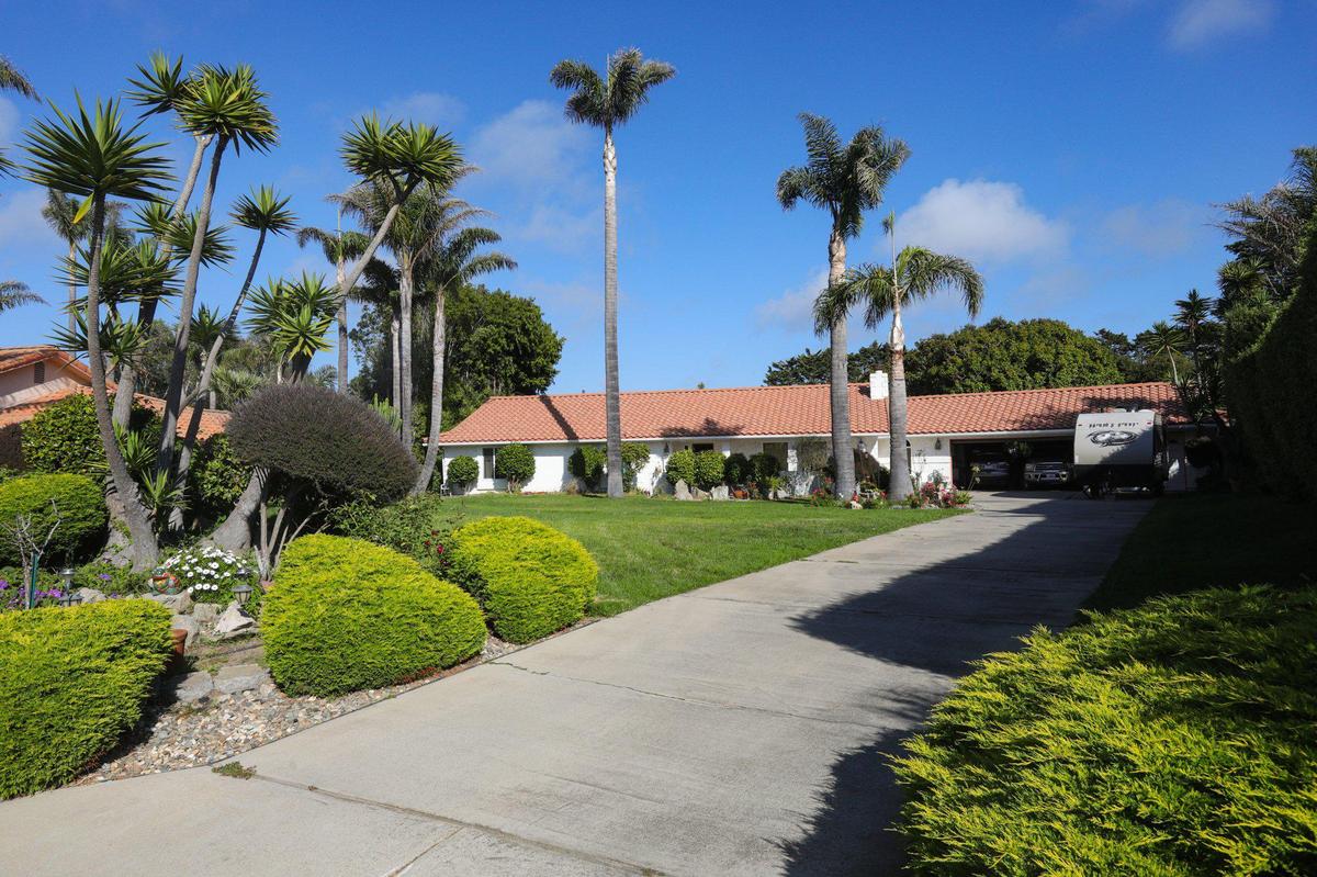 San Luis Obispo County Sheriff’s Department sealed off this house in the Bluff Pointe neighborhood of the Nipomo Mesa during a standoff that was sparked by an argument and gunfire on Sept. 18, 2023.