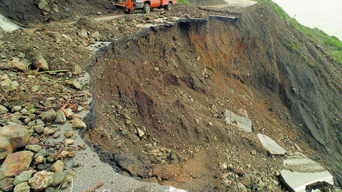 A landslide took a chunk out of the southbound lane of Highway 1 just north of the San Luis Obispo County line in February 1998.