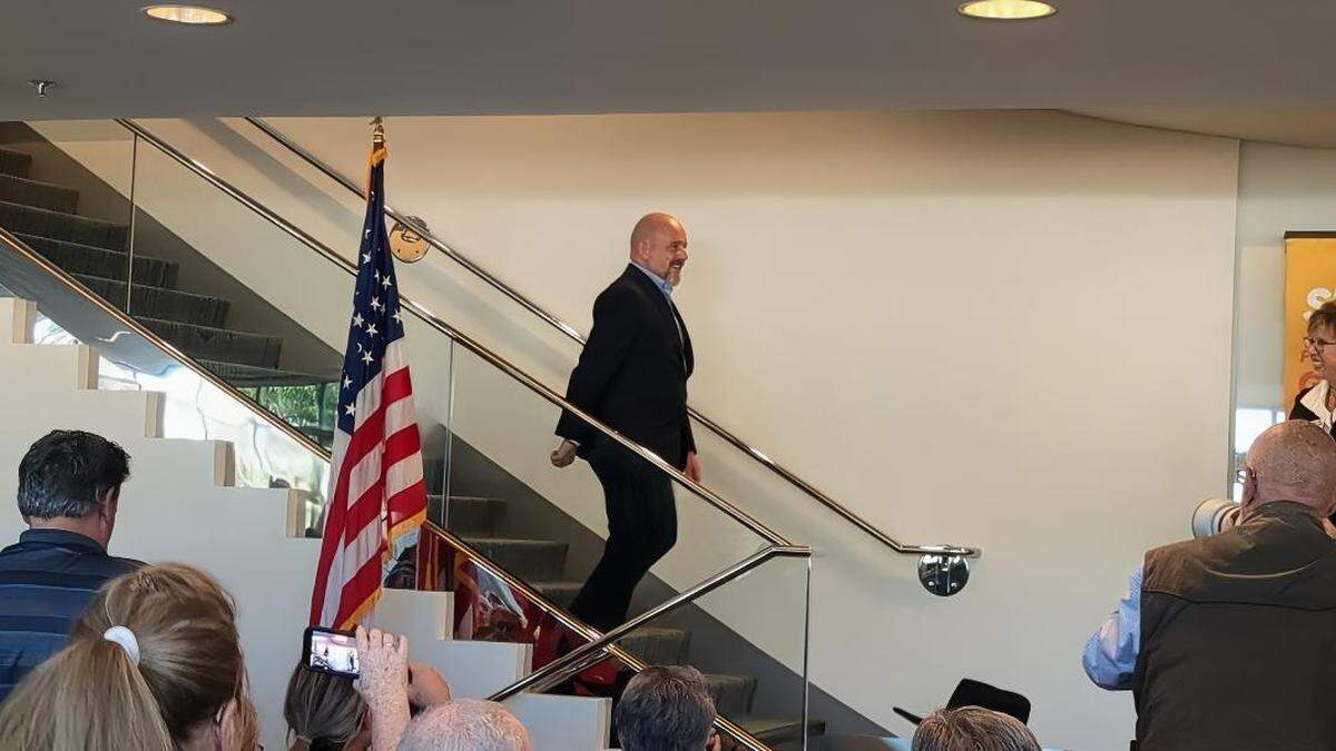 Republican gubernatorial candidate Steve Hilton enters the town hall venue Sunday, May 24, 2026, at the Performing Arts Center at Cal Poly.