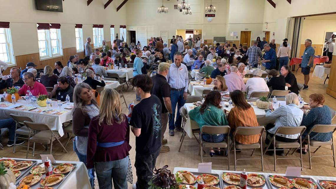 SLO County town’s free Thanksgiving dinner breaks records, serving 1,100 meals
