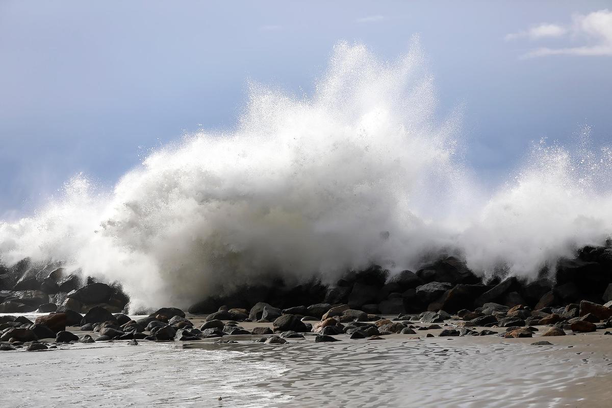 A rain storm brings high surf and big waves at the Morro Bay Harbor breakwater on Wednesday, Nov. 27, 2019.