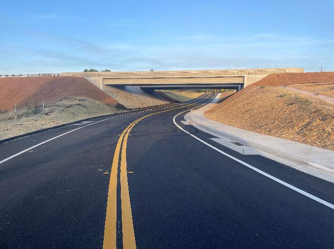 Caltrans built a new underpass beneath Highway 101, where it intersects with Wellsona Road, near the San Paso Truck Stop between Paso Robles and San Miguel.
